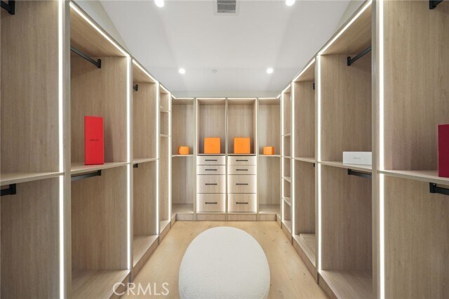 Building Photo - 4551 Alonzo Ave