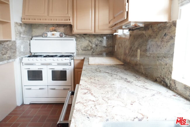 Building Photo - 8361 Blackburn Ave