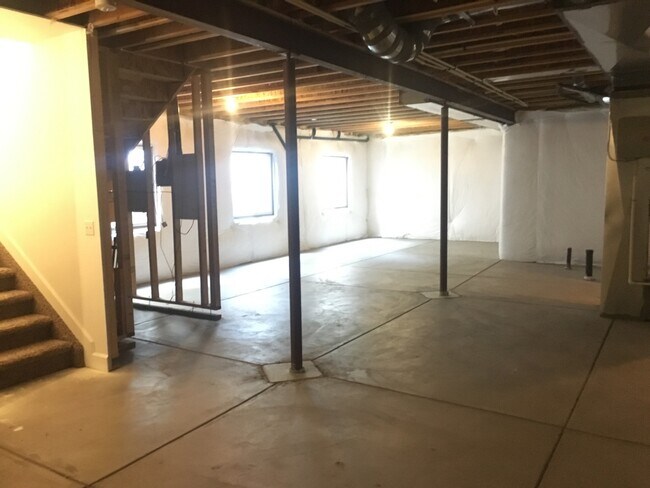 Building Photo - Gorgeous Stapleton Townhome!