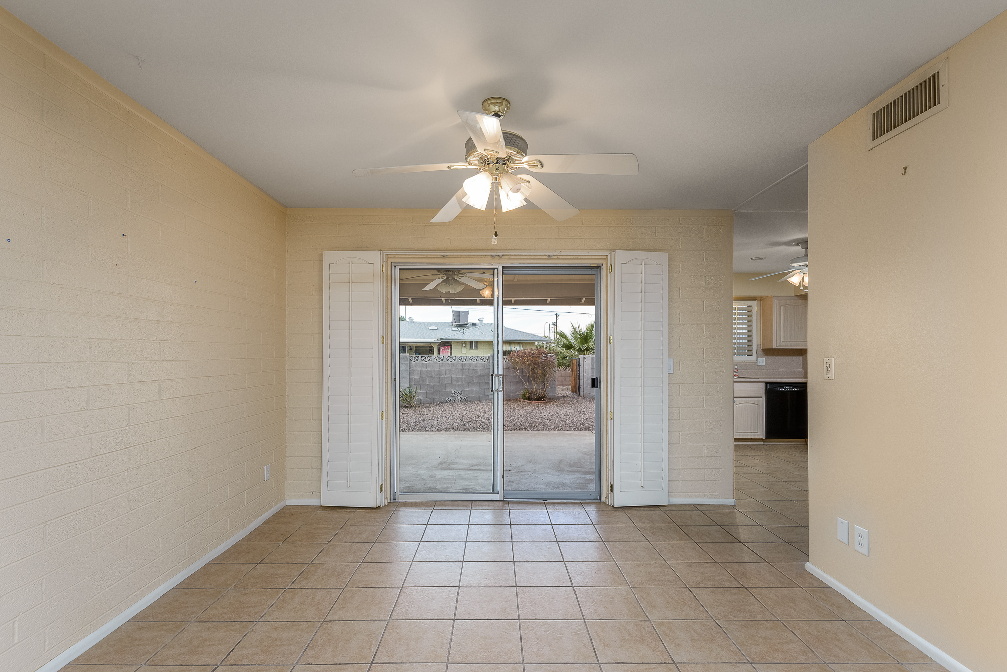 Dining area - 11402 N 110th Dr