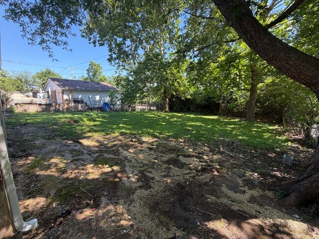 Building Photo - 1861 Dunkirk Dr