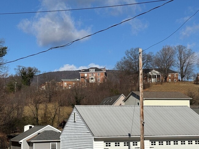 Building Photo - 14 W Carrollton Ave