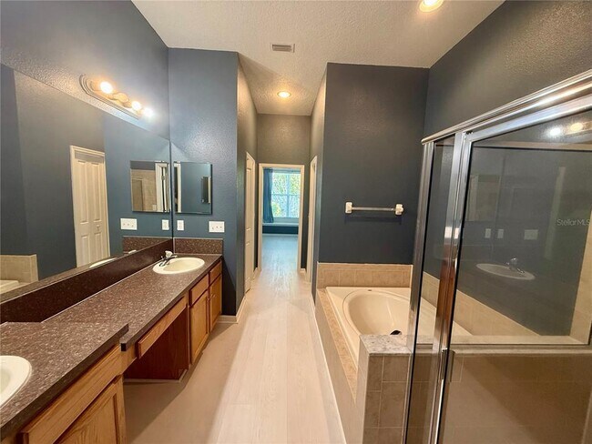 Building Photo - 31819 Blythewood Way