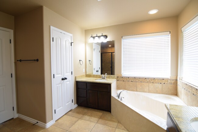 Building Photo - 709 Cosper Creek Dr