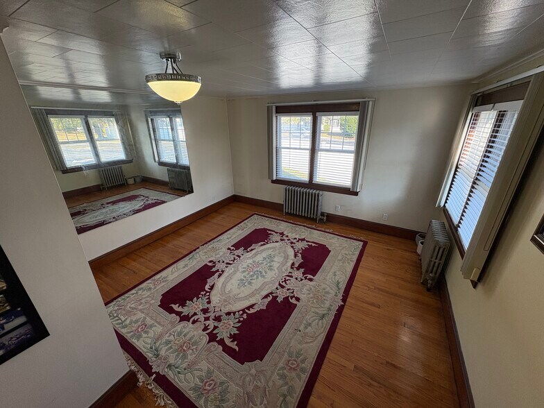 Building Photo - 75 Brefni St