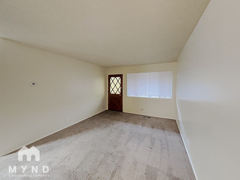 Building Photo - 229 Claremont St