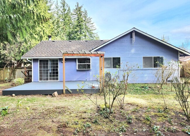 Building Photo - 2 Bedroom / 2 Bath Home in Everett