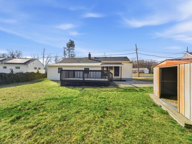 Building Photo - Charming Renovated 4-Bedroom Rental with Spacious Backyard & Bonus Basement Space in Somerdale