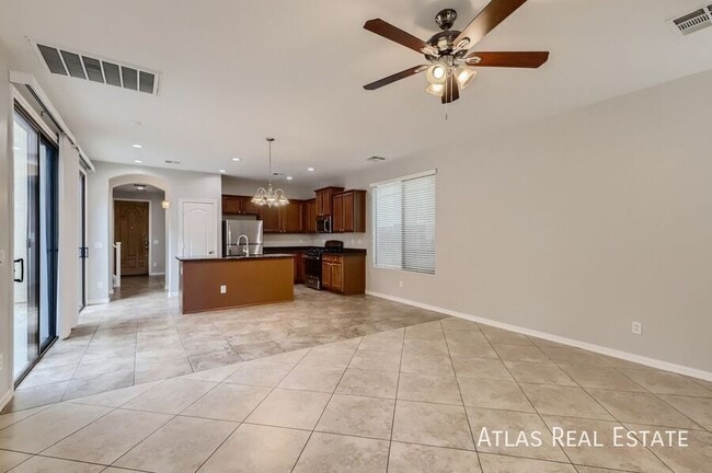 Building Photo - 14551 W Port Royale Ln