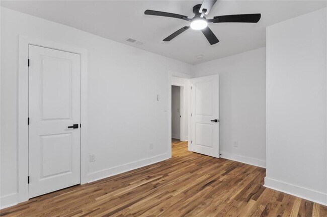 Building Photo - 1514 Peachcrest Rd