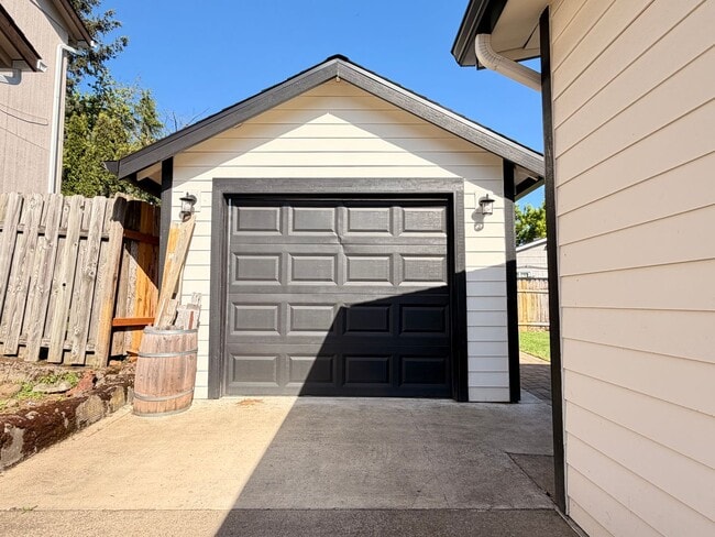Building Photo - Lovingly Updated Home with Separate Garage, Outdoor Cat Enclosure, Finished Basement, Large Yard,...