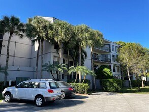 Building Photo - Calusa 403DN