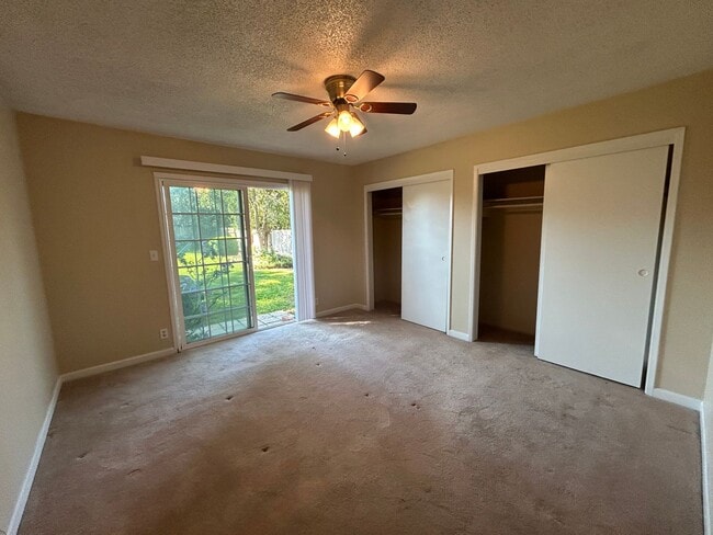 Building Photo - 670 Northwood Dr