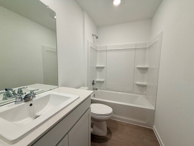 Building Photo - 921 Pertuso Ln