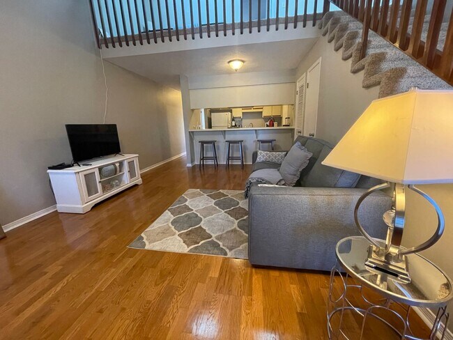 Building Photo - For Lease - Fully Furnished 2 BR | 1.5 BA Townhome in PCB!