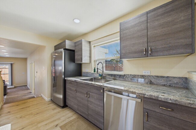 Building Photo - 1931 A St