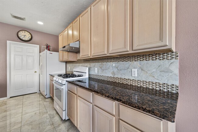 Building Photo - 18818 Flagstone Creek Rd