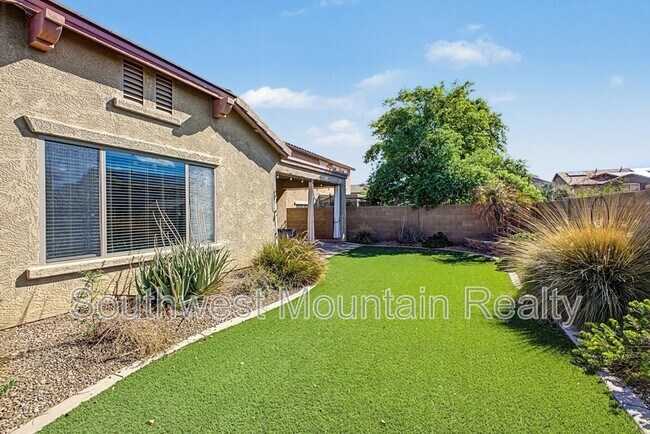 Building Photo - 2346 N Monticello Dr