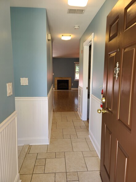 Building Photo - 13 Covington Ct