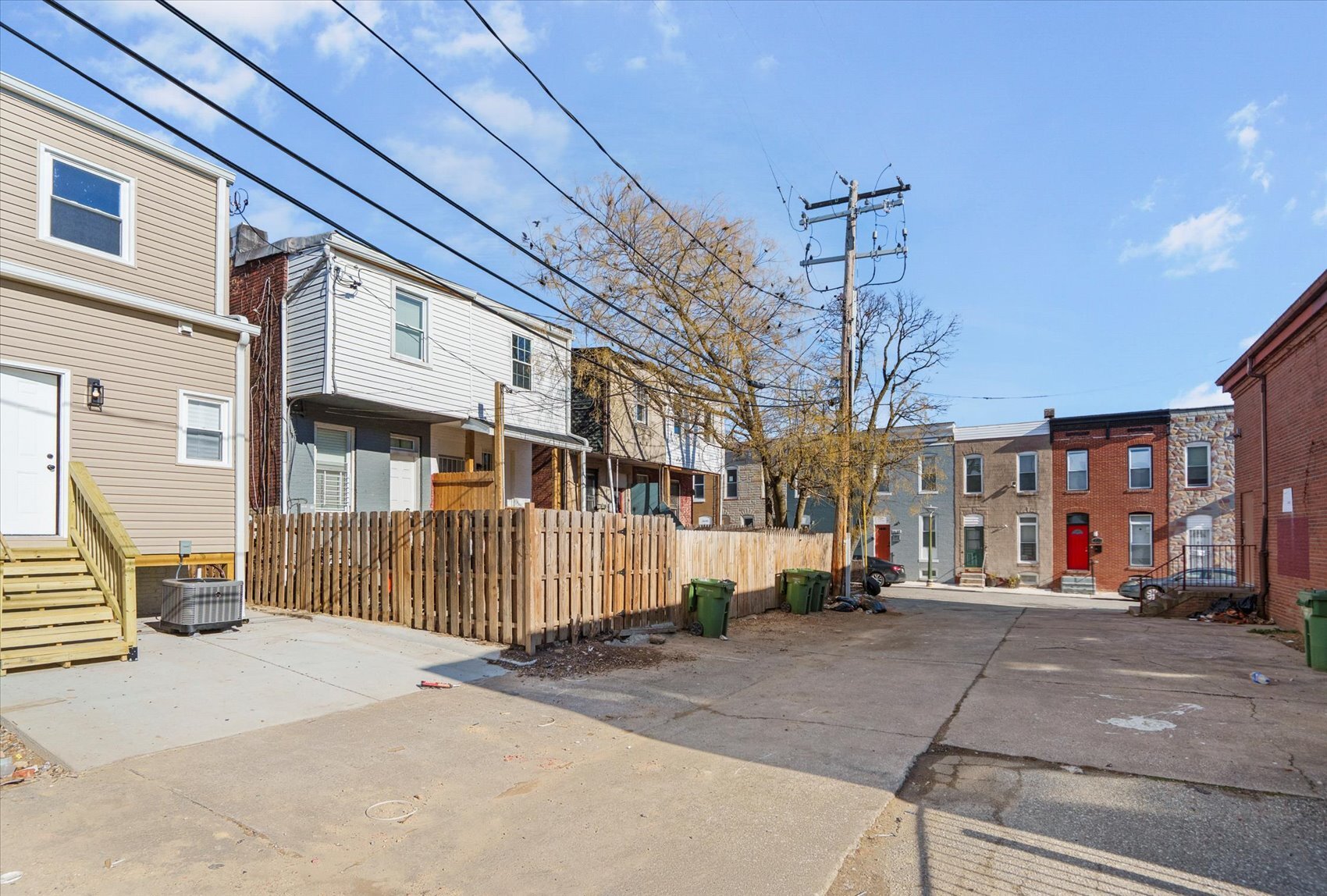 Building Photo - 1415 E Lanvale St