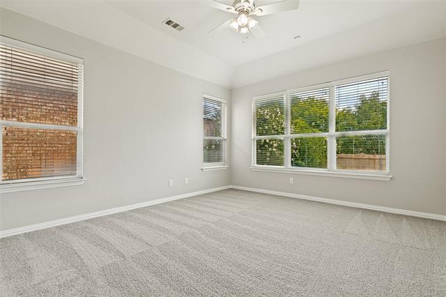 Building Photo - 10129 Sanden Dr