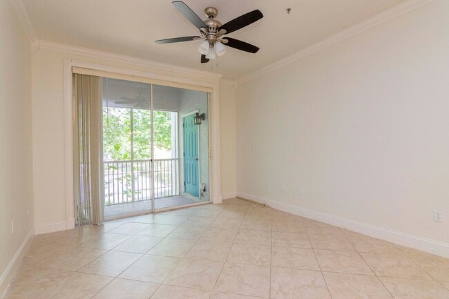 Building Photo - Remodeled and Upgraded -2nd Floor - 1 Bed 1 Bath Condo For Lease