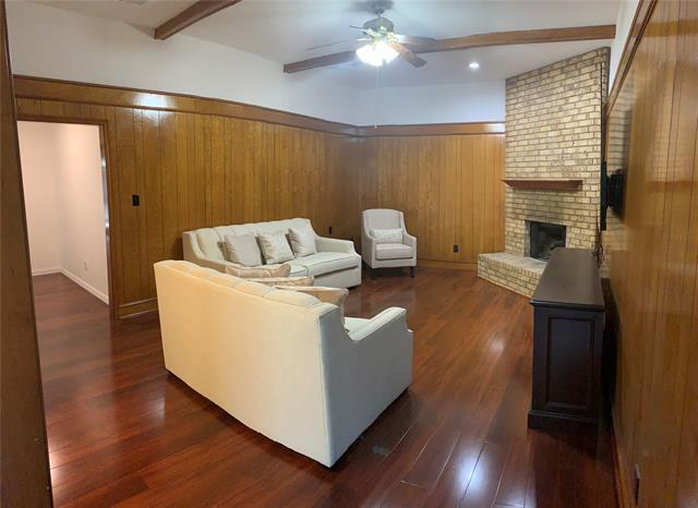 Building Photo - 1520 Parkside Dr