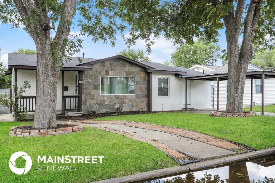 Primary Photo - 430 Blakeley Dr