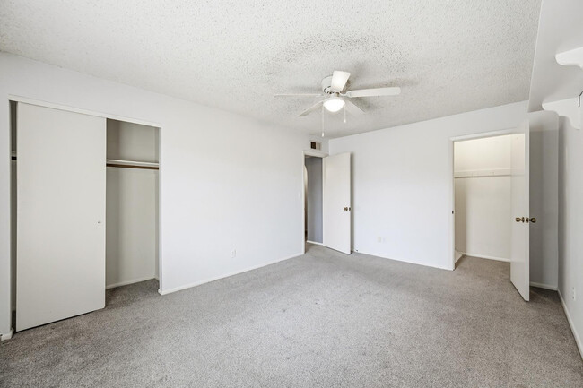 Building Photo - 754 E Eugie Ave