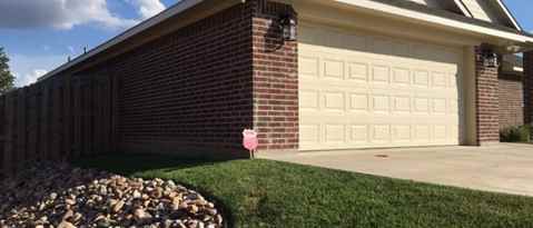 Building Photo - 208 E Jade Dr