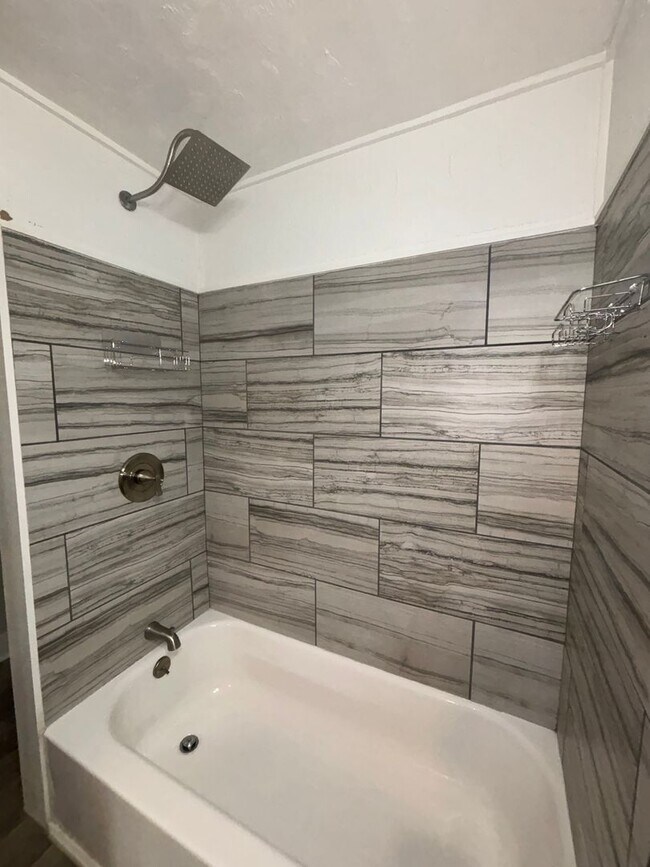 Building Photo - 3 BR 2Bath in Berea