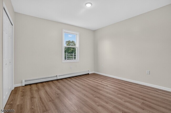 Building Photo - 518 Springfield Ave