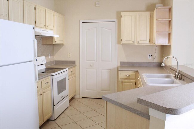 Building Photo - 8925 Legacy Ct
