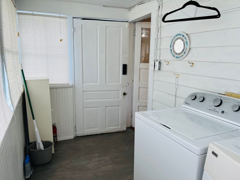 Building Photo - 409 Euclid Ave