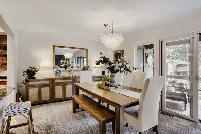 Building Photo - Lake Villas Condominiums ~ Redmond