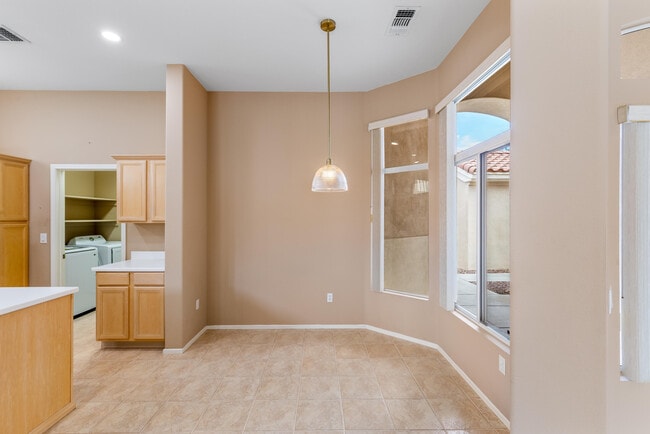 Building Photo - 78745 Platinum Dr