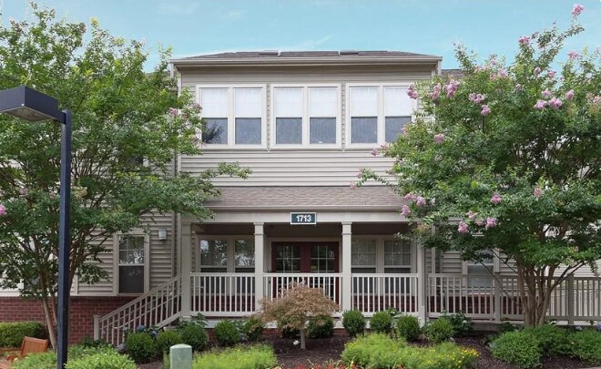 Building Photo - 1702 Ascot Way