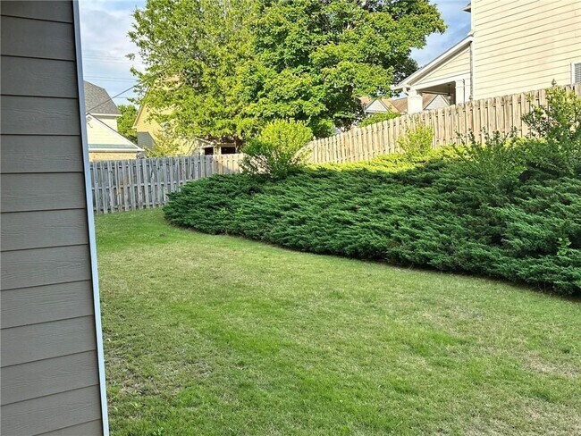 Building Photo - 5860 White Creek Run