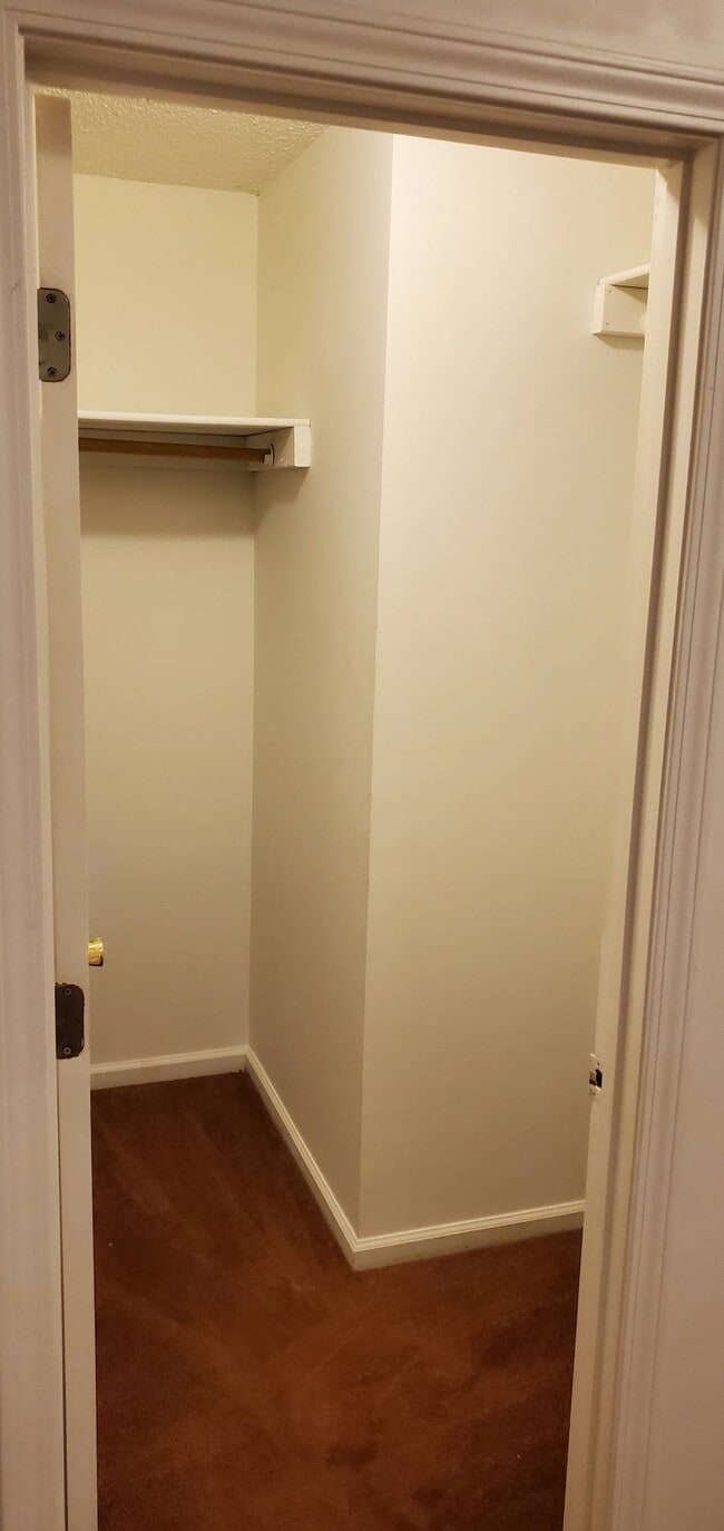 Building Photo - 5 Silver Spur Ct