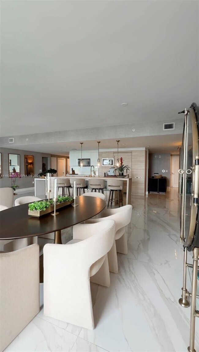 Building Photo - 16385 Biscayne Blvd