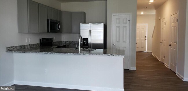 Building Photo - 186 Caterpillar Dr