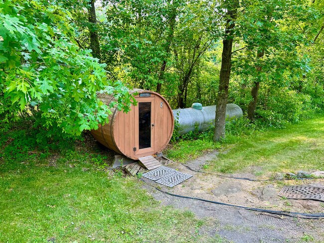 Building Photo - 222 Grouse Dr