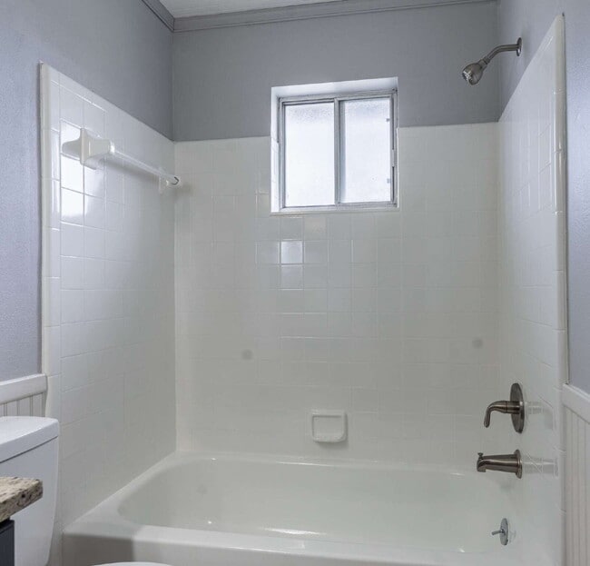 Building Photo - Minutes from UCF | Updated 4BR/3BA Home with Private Fenced Backyard
