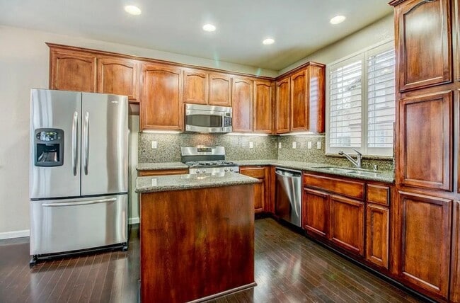 Building Photo - 30 Sheen Ct