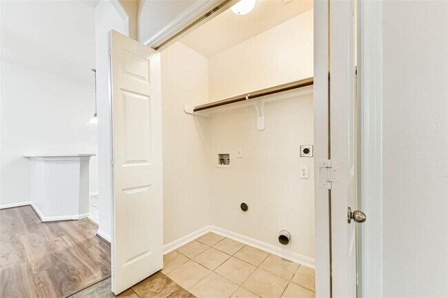 Building Photo - 10222 West Palm Lake Drive