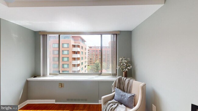 Building Photo - 1111 Arlington Blvd