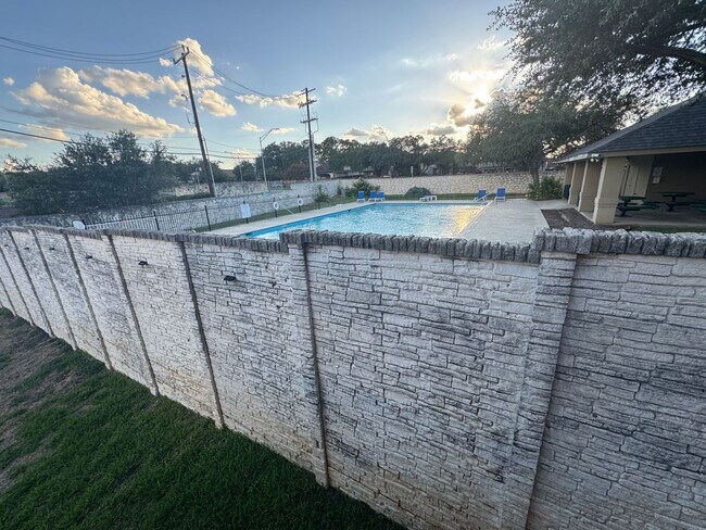 Building Photo - GATED COMMUNITY  |  STONE OAK  |  4 BEDROOMS + HUGE LOFT  |  SMALL LOFT/NURSERY/OFFICE/  |  EXCEL...