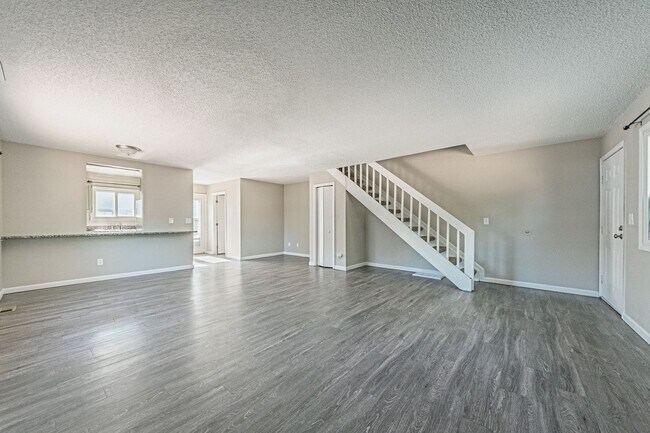 Building Photo - 221 N Race St