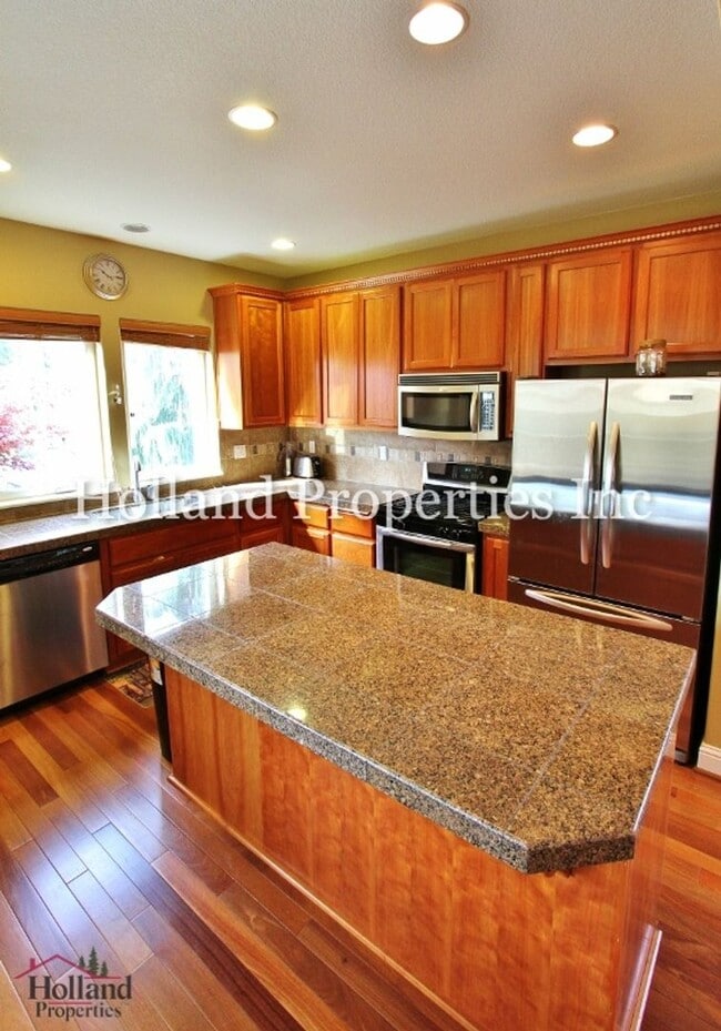 Building Photo - 5502 NE Lagos Ct