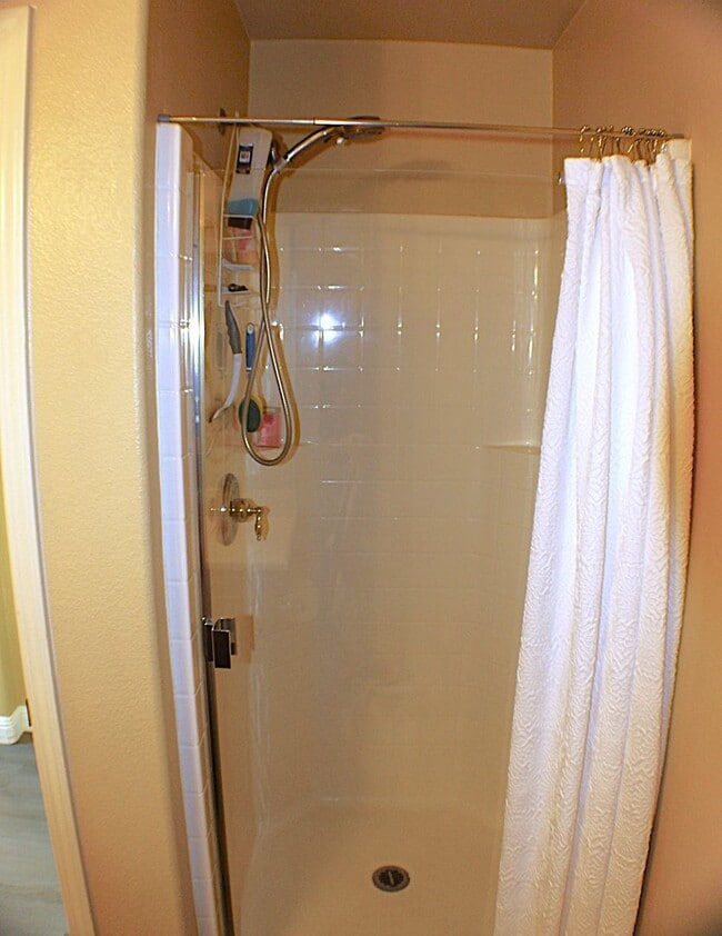 Building Photo - Stunning Temecula Home with Full Solar and...